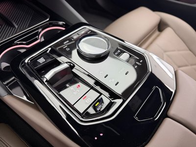 2026 BMW 5 SERIES 照片 9