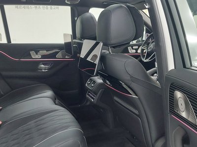 MERCEDES-BENZ GLS - 10