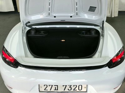 2017 Porsche 718 thumbnail 26
