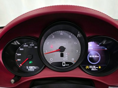 2017 Porsche 718 thumbnail 11