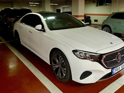 MERCEDES-BENZ E-CLASS - 3