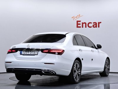 MERCEDES-BENZ E-CLASS - 3