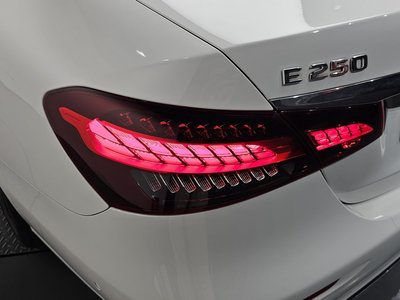 MERCEDES-BENZ E-CLASS - 10