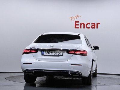MERCEDES-BENZ E-CLASS - 4
