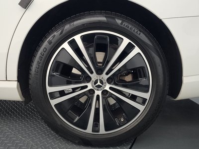 MERCEDES-BENZ E-CLASS - 8