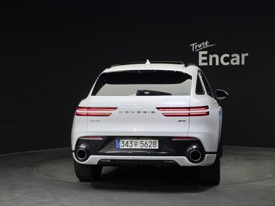 صورة 4 لـ 2022 Genesis GV70