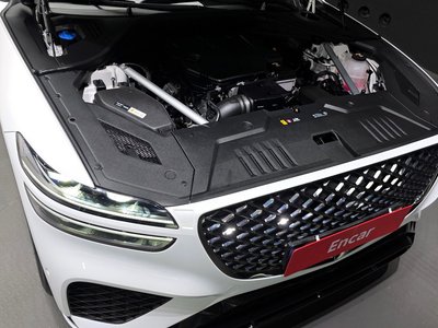 صورة 7 لـ 2022 Genesis GV70