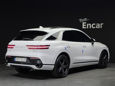 صورة 3 لـ 2022 Genesis GV70