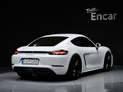 PORSCHE 718 CAYMAN - 3