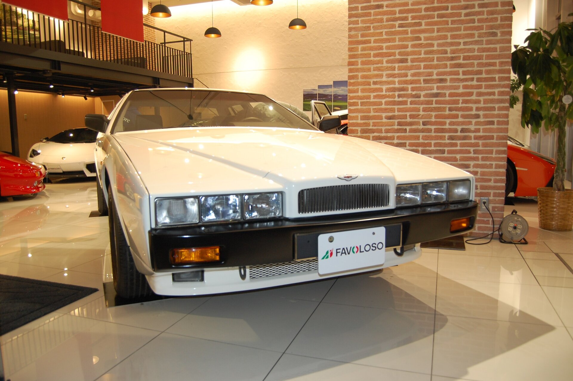 ASTON MARTIN LAGONDA - View 1