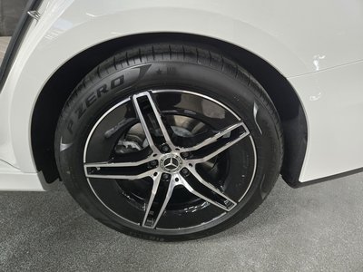 MERCEDES-BENZ E-CLASS - 2