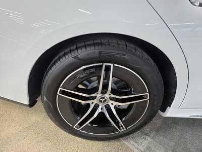 MERCEDES-BENZ E-CLASS - 8