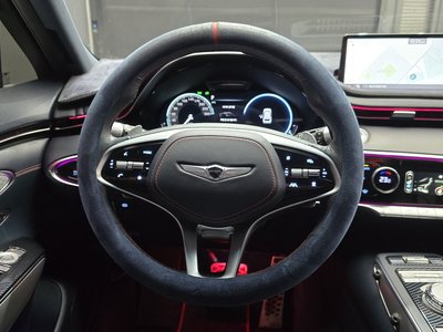 2021 Genesis GV70 — миниатюра 13