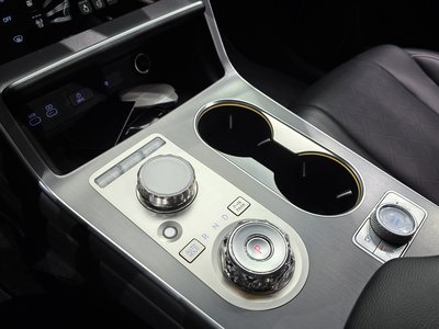 2023 Genesis GV80 — миниатюра 12