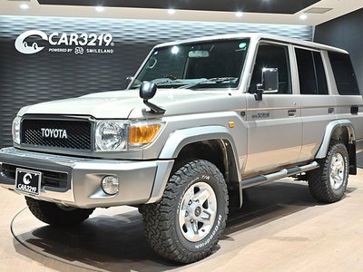 TOYOTA LAND CRUISER 70