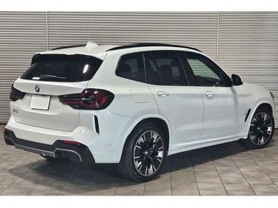 2026 BMW IX3 photo 2