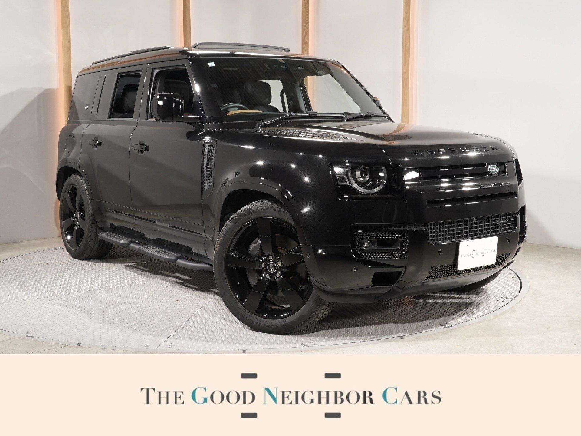 LAND ROVER DEFENDER - View 1