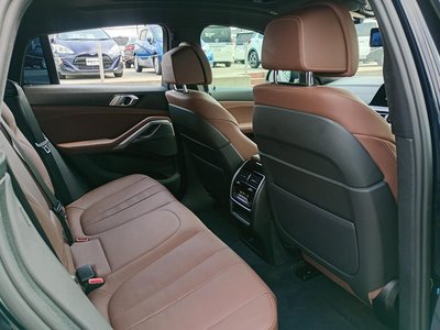 2021 BMW X6 — миниатюра 64