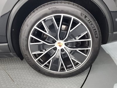 PORSCHE MACAN - 8