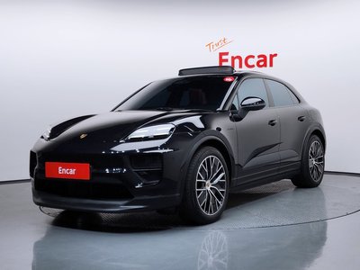 PORSCHE MACAN - 1