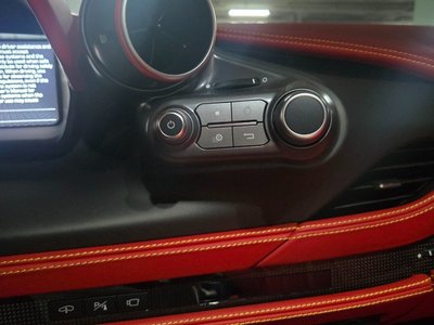 FERRARI F8 TRIBUTO - 8