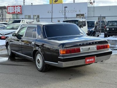 TOYOTA CENTURY - 4