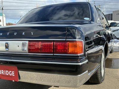 TOYOTA CENTURY - 10