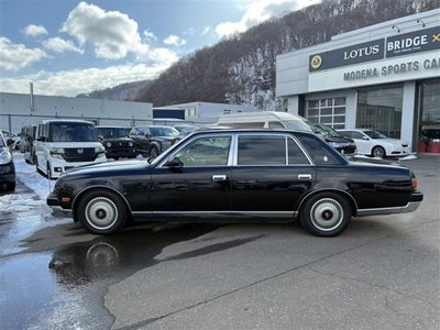 TOYOTA CENTURY - 3