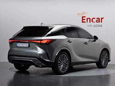 صورة 3 لـ 2025 Lexus RX