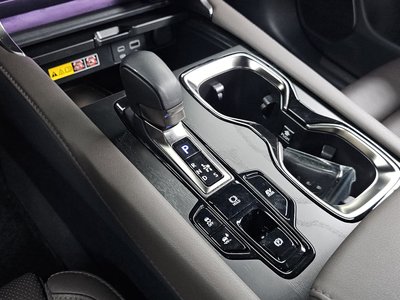 صورة مصغرة 12 لـ 2025 Lexus RX