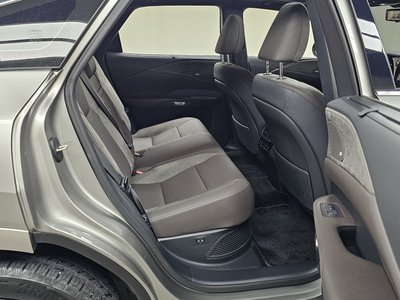 صورة مصغرة 17 لـ 2025 Lexus RX