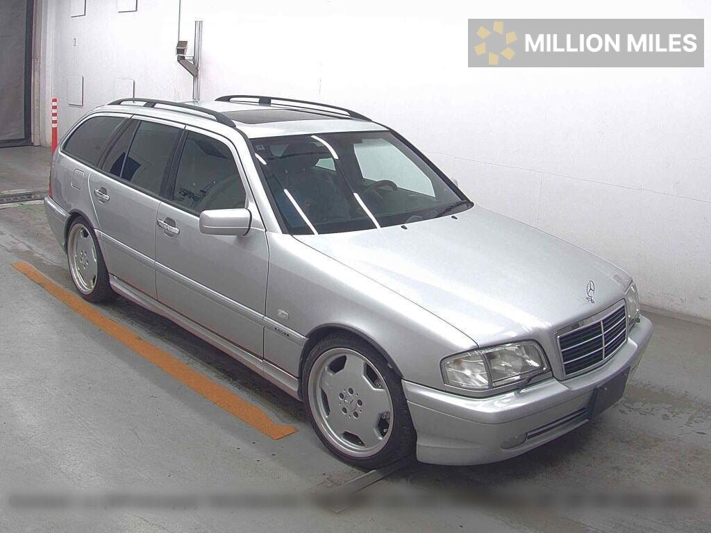 MERCEDES-BENZ C-CLASS AMG - View 1