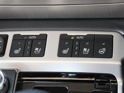 TOYOTA LAND CRUISER 200 - 8