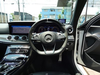 MERCEDES-BENZ E-CLASS AMG - 4