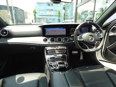 MERCEDES-BENZ E-CLASS AMG - 3