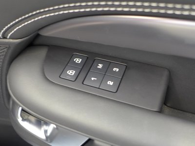 2025 LAND Rover DISCOVERY — миниатюра 18