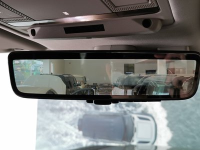 LAND ROVER DEFENDER - 8