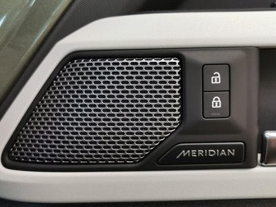 LAND ROVER DEFENDER - 6