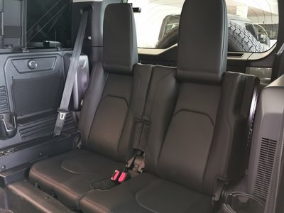 LAND ROVER DEFENDER - 3