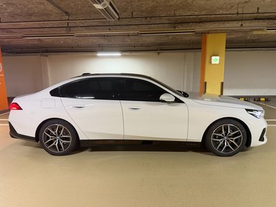 2026 BMW 5 SERIES — фото 2