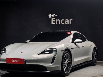 PORSCHE TAYCAN - 1