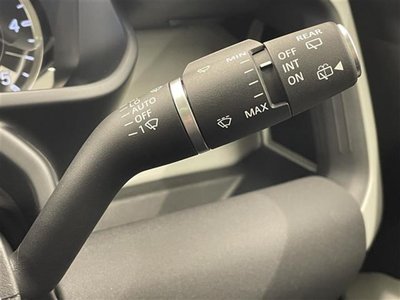 LAND ROVER DEFENDER - 8