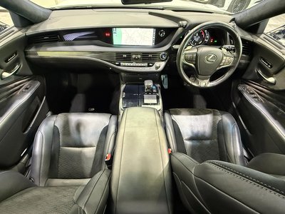 صورة 9 لـ 2018 Lexus LS
