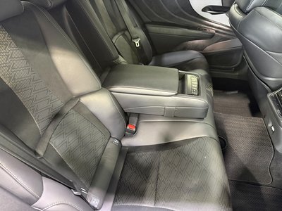 صورة مصغرة 37 لـ 2018 Lexus LS