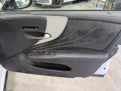 صورة مصغرة 33 لـ 2018 Lexus LS