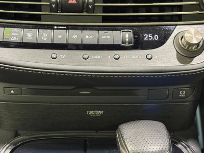 صورة مصغرة 22 لـ 2018 Lexus LS