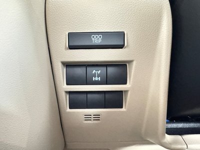 TOYOTA LAND CRUISER 300 - 7