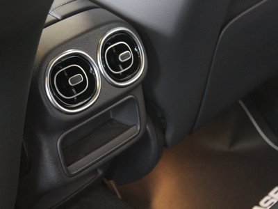 صورة مصغرة 18 لـ 2025 Mercedes-BENZ GLC AMG