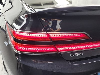 صورة 10 لـ 2020 GENESIS G90