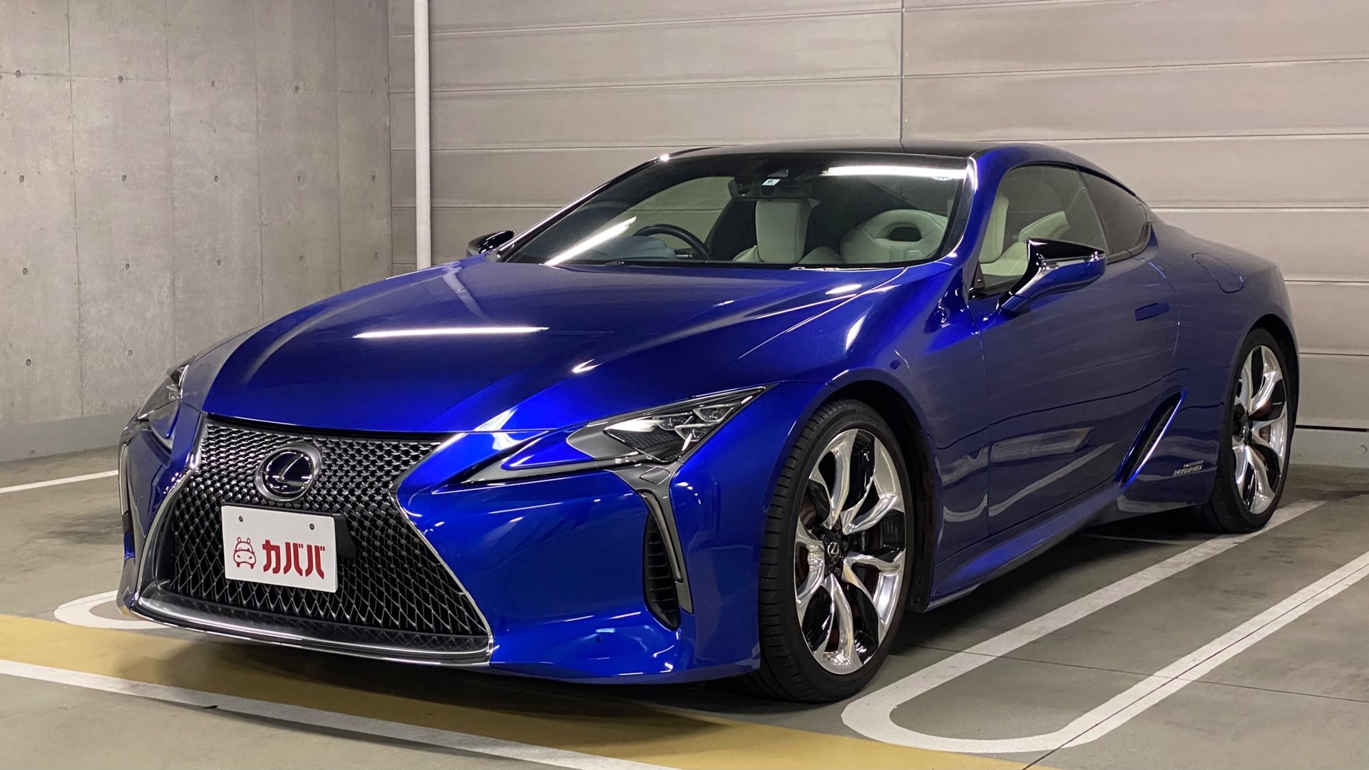 LEXUS LC - View 1